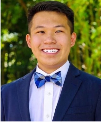 Portrait of Denny Lu.